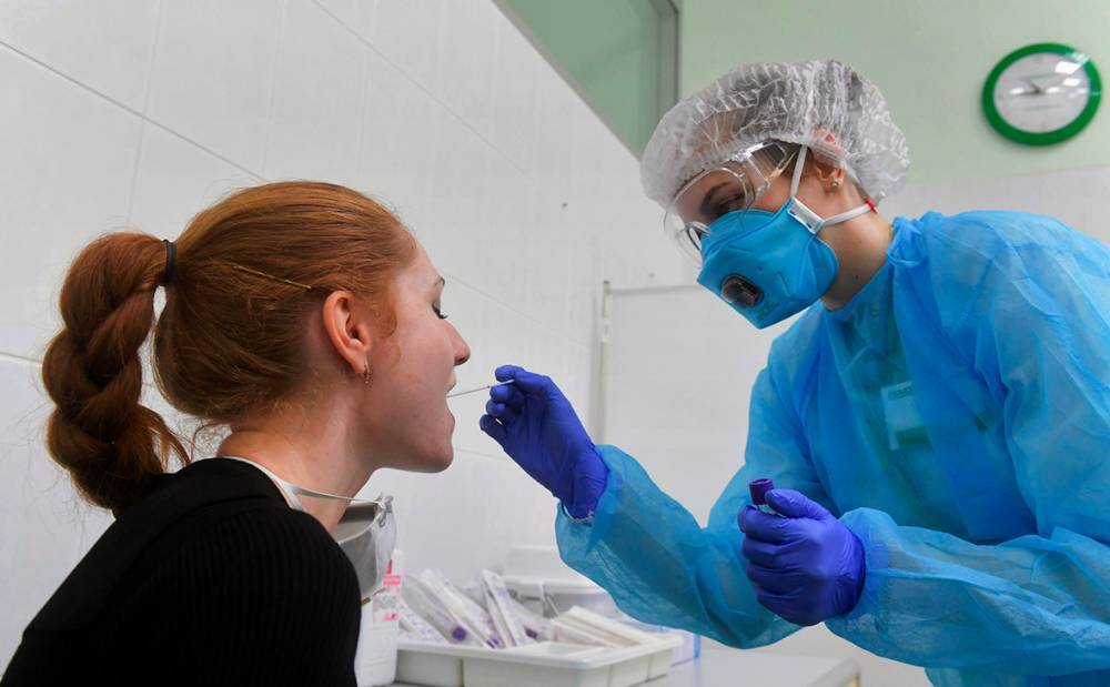 В России за сутки выявили 6411 новых заразившихся коронавирусом