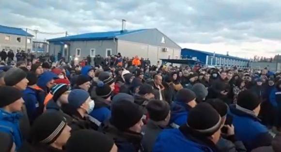 На месторождении «Газпрома», с которого по «Силе Сибири» газ идет в Китай, бунтуют рабочие
