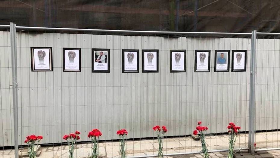 В Петербурге появилась "стена памяти" медиков, погибших при борьбе с COVID-19