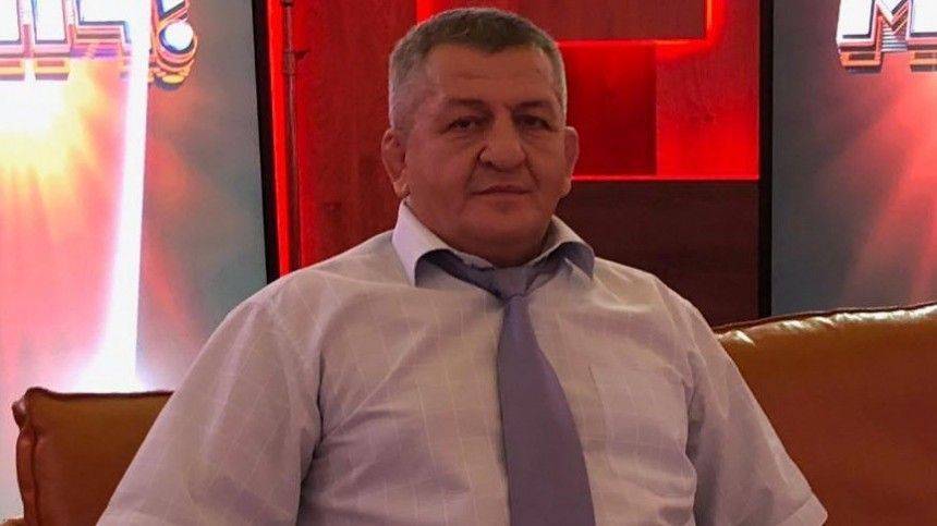 «Спасители в белых халатах»: отец Хабиба Нурмагомедова поблагодарил врачей за оказанную помощь