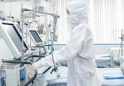 В России за время пандемии коронавируса скончались более 70 медработников