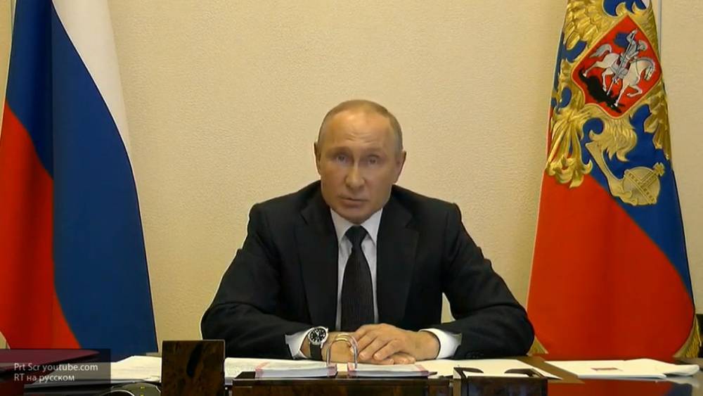 Путин поручил главам регионов продолжить работу в майские праздники