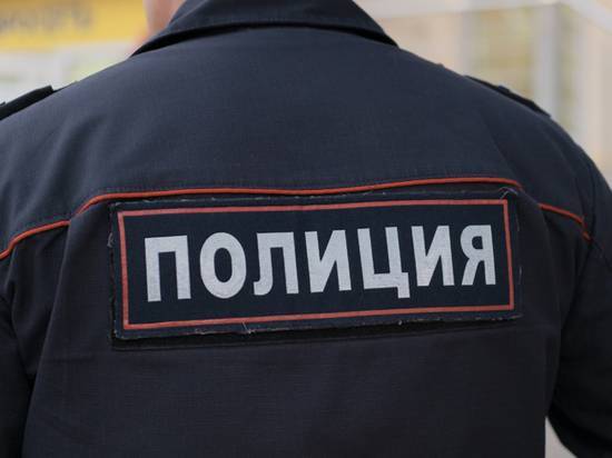В Москве полицейский обокрал соседку и спрятал награбленное в канализационном колодце