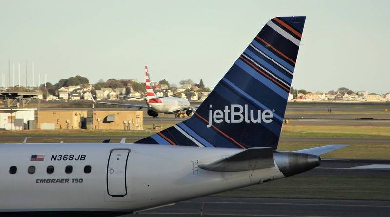 JetBlue – первая американская авиакомпания, которая обязала пассажиров надевать маски
