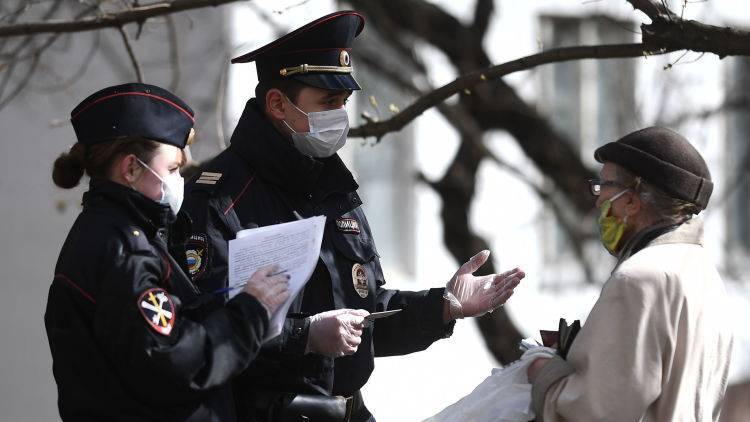 Табу на мат, курение и подарки: в РФ появится кодекс этики полицейских