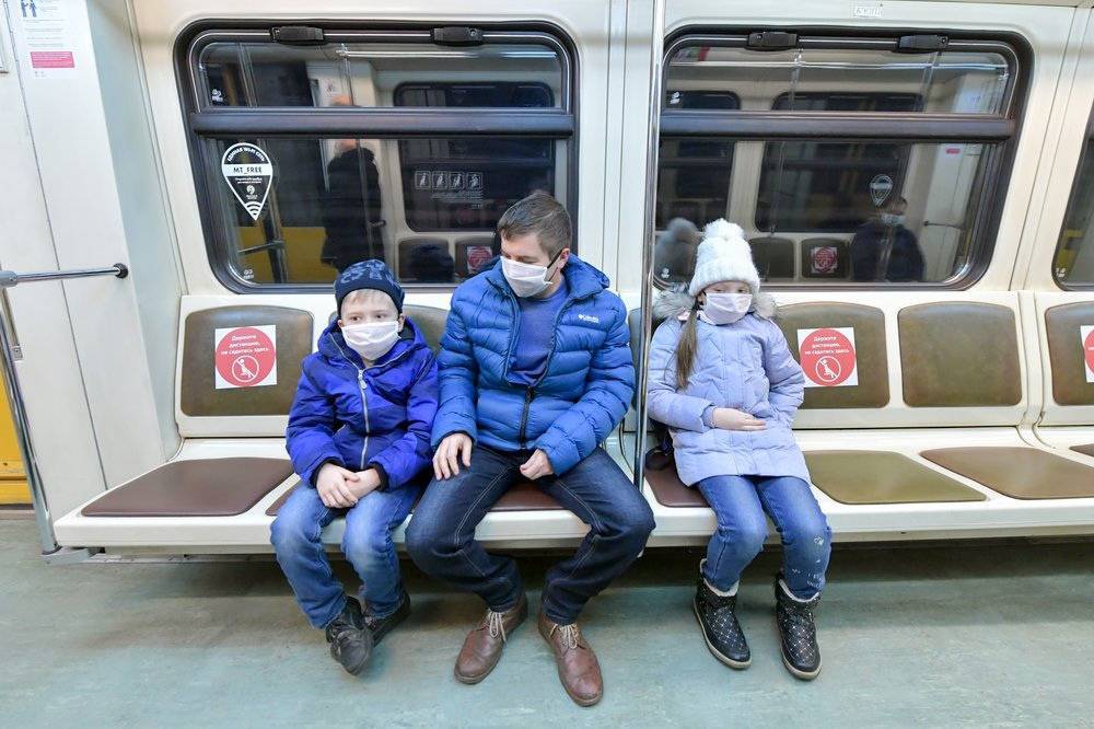Собянин объявил о "детских" доплатах безработным в Москве