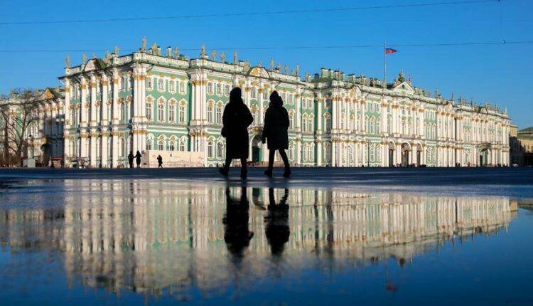 В Санкт-Петербурге продлили режим ограничений до 12 мая
