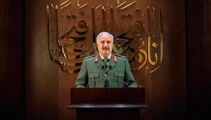 В Ливии власть перешла к армии, мировое сообщество не одобряет этого
