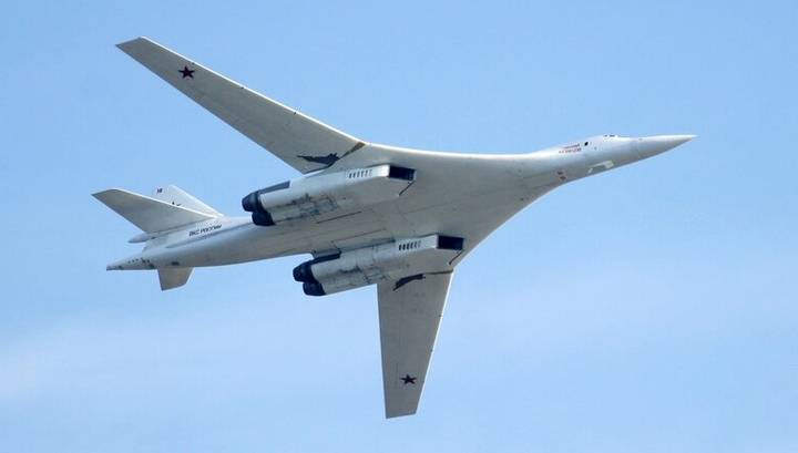 Ракетоносцы Ту-160 совершили восьмичасовой плановый полет над Балтийским морем