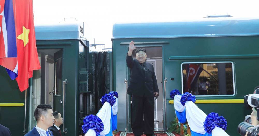 Стало известно о забавах Ким Чен Ына в бронепоезде с девственницами