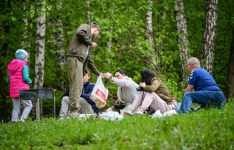 Роспотребнадзор призвал россиян отказаться от шашлыков в майские праздники