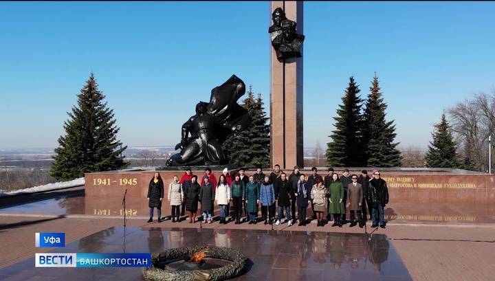 Песня "День Победы" впервые прозвучала на башкирском языке. Видео