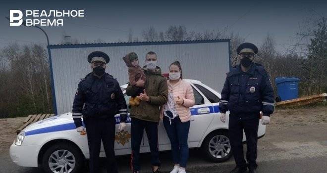 В Татарстане полицейские спасли задыхающегося ребенка