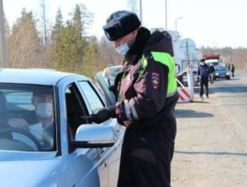 ГИБДД начало тотальную проверку всех машин, въезжающих в населенные пункты Ямала