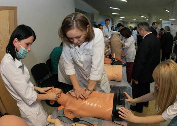 В Москве студентам-медикам, работающим в коронавирусных больницах, будут платить по 100 тысяч рублей