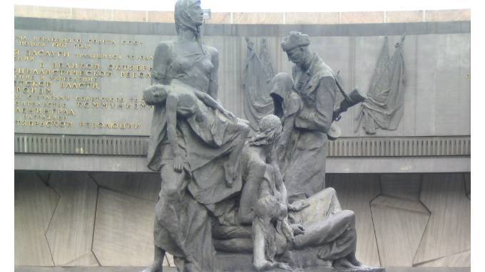 Монумент "Героическим защитникам Ленинграда" получит обновленную подсветку