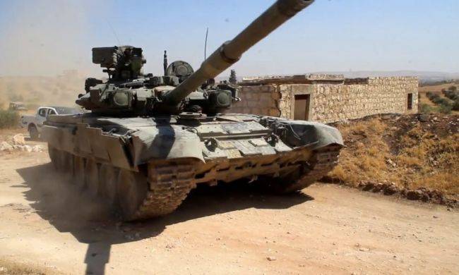 Турецкие СМИ: Россия отправила в Сирию 150 танков и бронетранспортеров