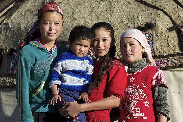 В Таджикистане могут запретить русифицированные фамилии