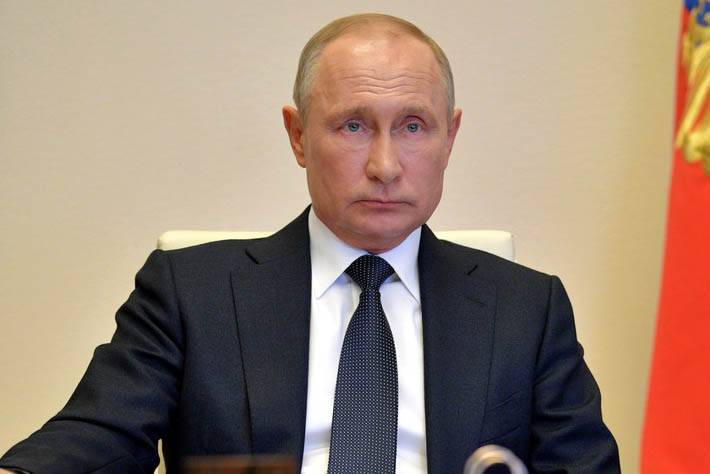 Путин заявил о недопустимости дефицита топлива на российском рынке