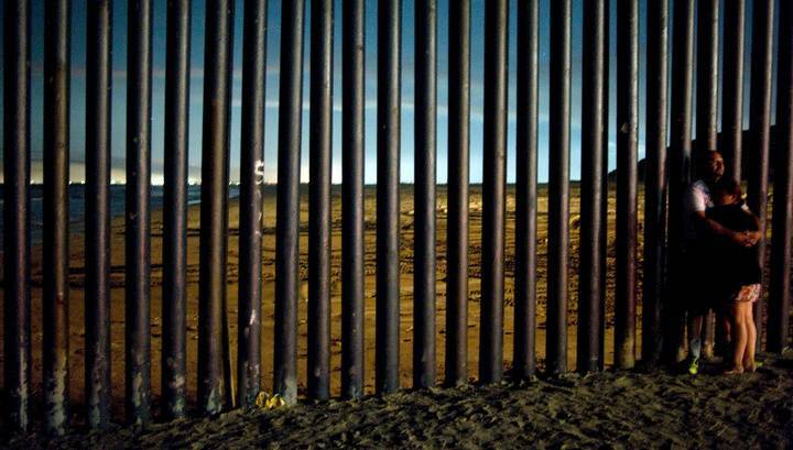 США потратит часть программы сдерживания России на стену вдоль границы с Мексикой