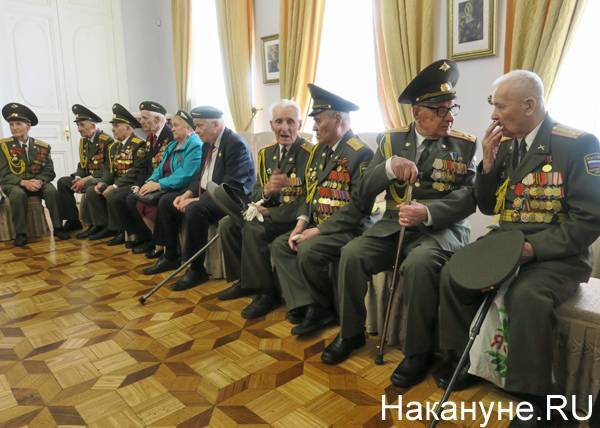 Подарки к 75-летию Победы ветеранам Екатеринбурга вручат после снятия ограничений из-за коронавируса