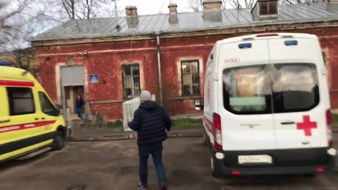 Заместитель главврача станции скорой помощи пожаловался в полицию на "Открытую Россию" из-за помощи петербургским медикам