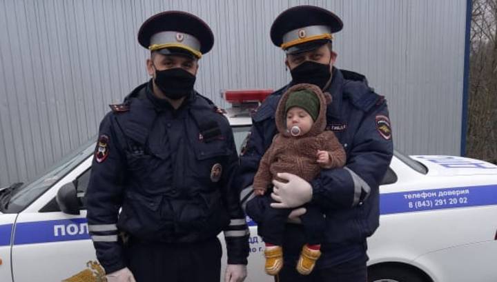 В Казани автоинспекторы спасли задыхавшегося из-за проглоченного полиэтилена ребенка