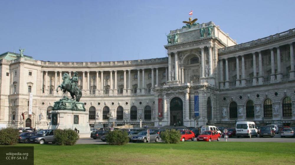 Полиция в Вене оцепила дворец Хофбург из-за угрозы взрыва