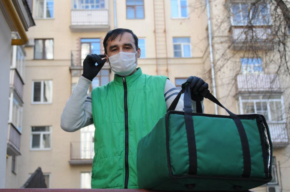 Названа зарплата московских курьеров в период распространения коронавируса