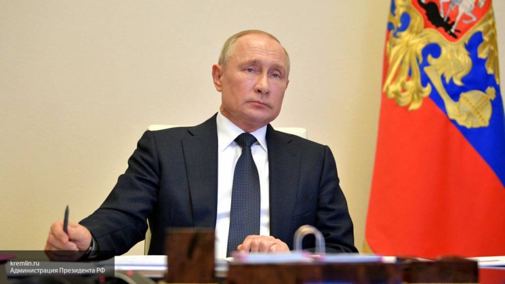 Путин обсудил с Совбезом РФ борьбу с COVID-19 в "проблемных" регионах