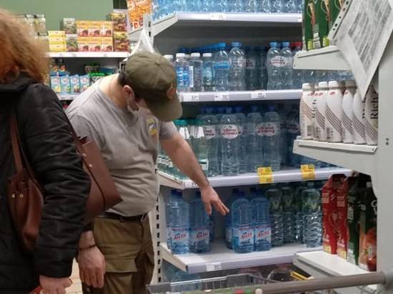 Кочуют из магазина в магазин: голодные мигранты грабят московские супермаркеты