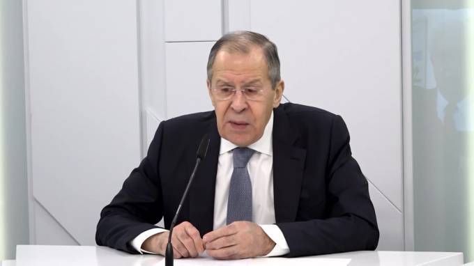 Лавров заявил, что Россия ждет от США объяснения ситуации со школьниками
