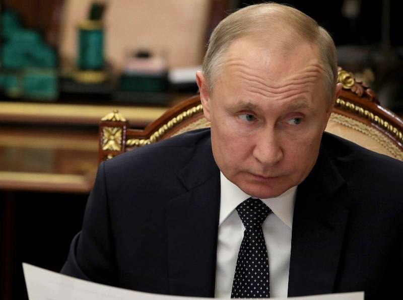 Директор "Левада-центра": Рейтинг Путина падает. Люди не видят реальной помощи