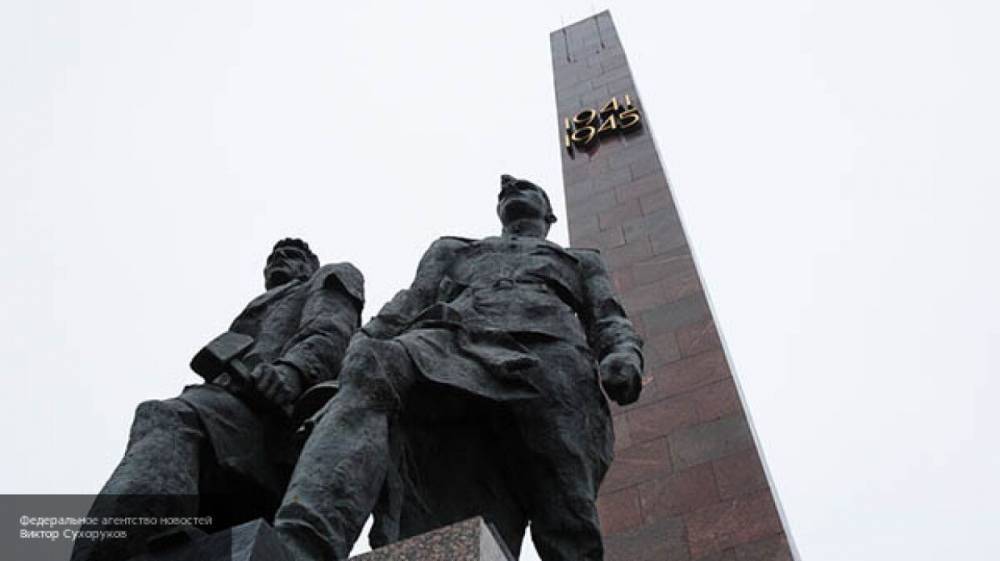 В Петербурге обновят подсветки памятников ко Дню Победы