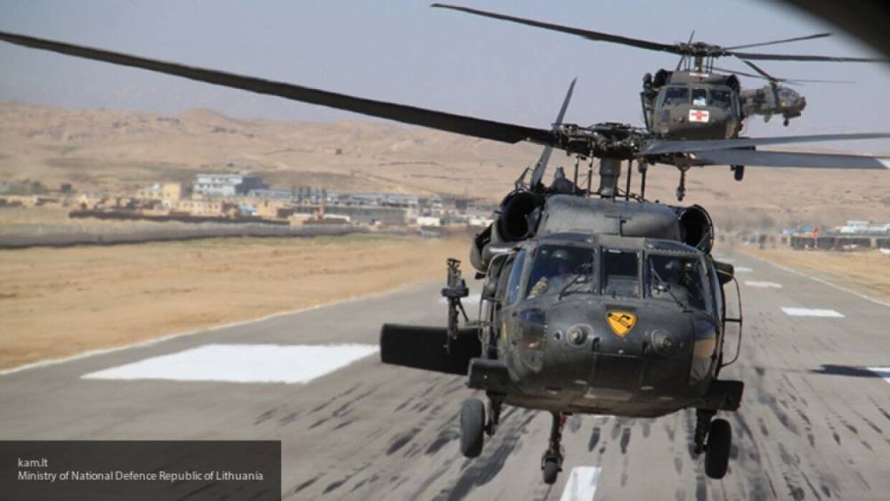 СМИ: вертолет НАТО исчез с радаров в Греции