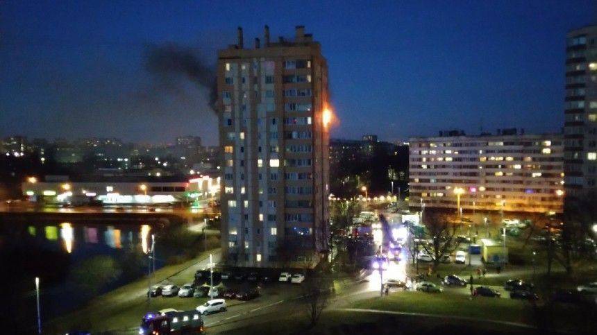 Ребенок и взрослый пострадали при пожаре в квартире на юго-западе Петербурга
