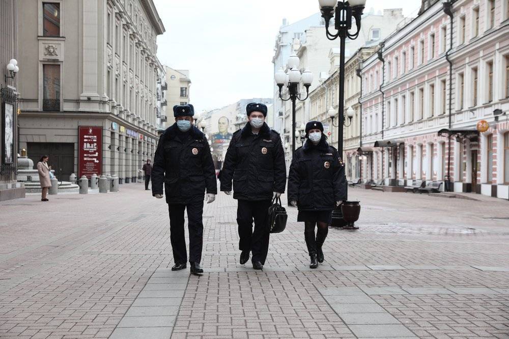 Оперштаб Москвы предупредил о праве полиции останавливать водителей