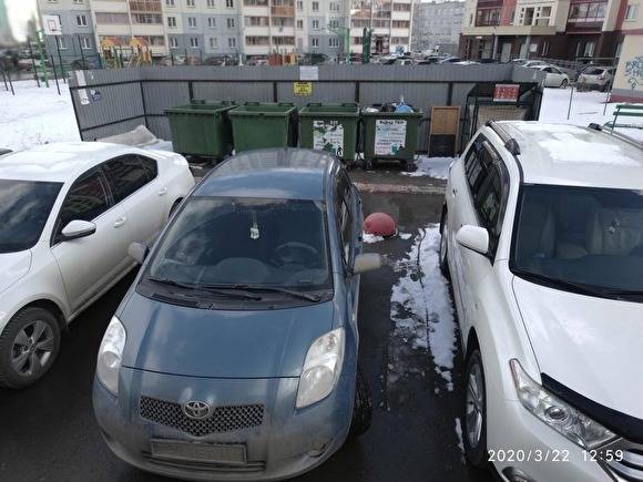 Из дворов Челябинска будут эвакуировать машины, загородившие проезд к мусорным бакам