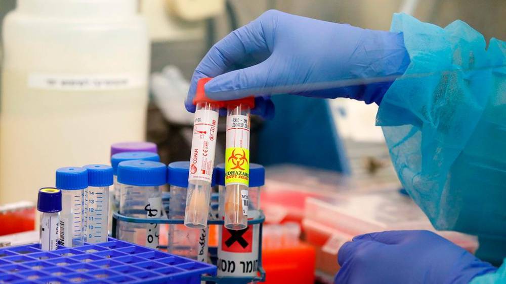 Тесты на коронавирус под угрозой: реактивов в лабораториях осталось всего на несколько дней