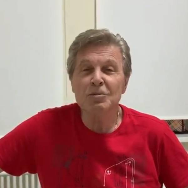 Выздоравливающий Лев Лещенко начал петь в больничной палате