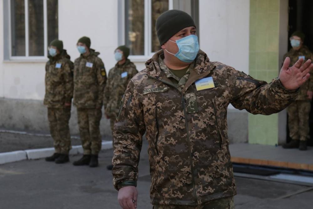 Пандемия успешно уничтожает украинскую армию