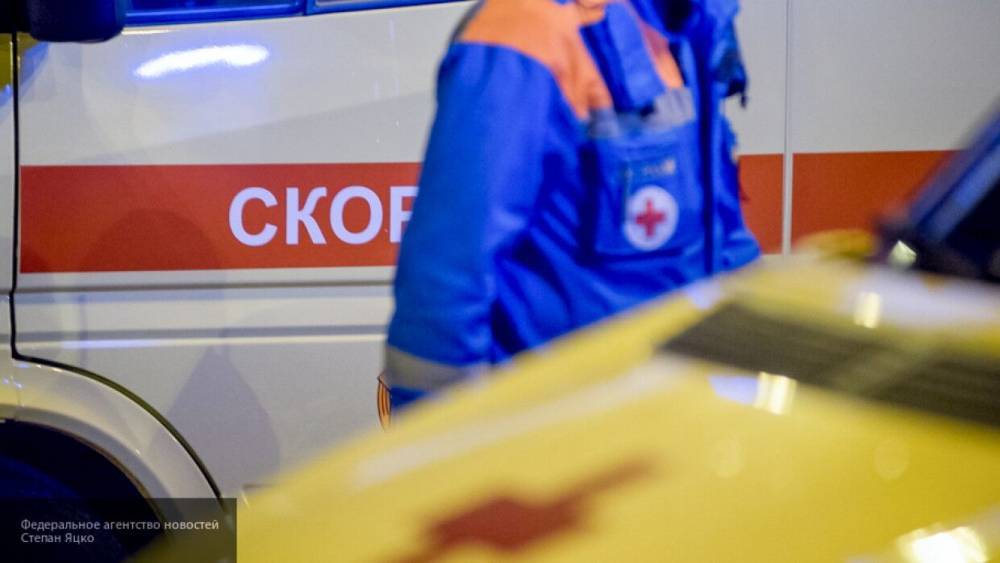 Жительница Саратова врезалась на автомобиле в дом и попала в больницу