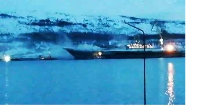 В ОСК назвали сумму ущерба от пожара на авианосце "Адмирал Кузнецов"