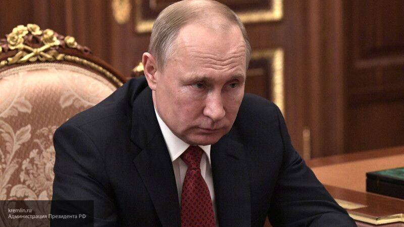 Путин поручил обеспечить проведение работ по созданию новых тест-систем для COVID-19