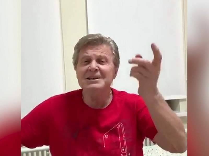Зараженный коронавирусом Лещенко спел песню "Надежда" в больничной палате