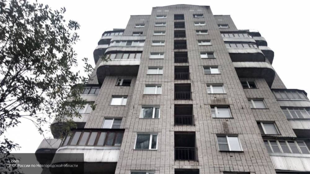 Молодой мужчина не пережил падения с 24 этажа в Новосибирске