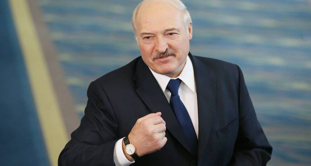 Лукашенко предложил белорусам спасаться от коронавируса сливочным маслом