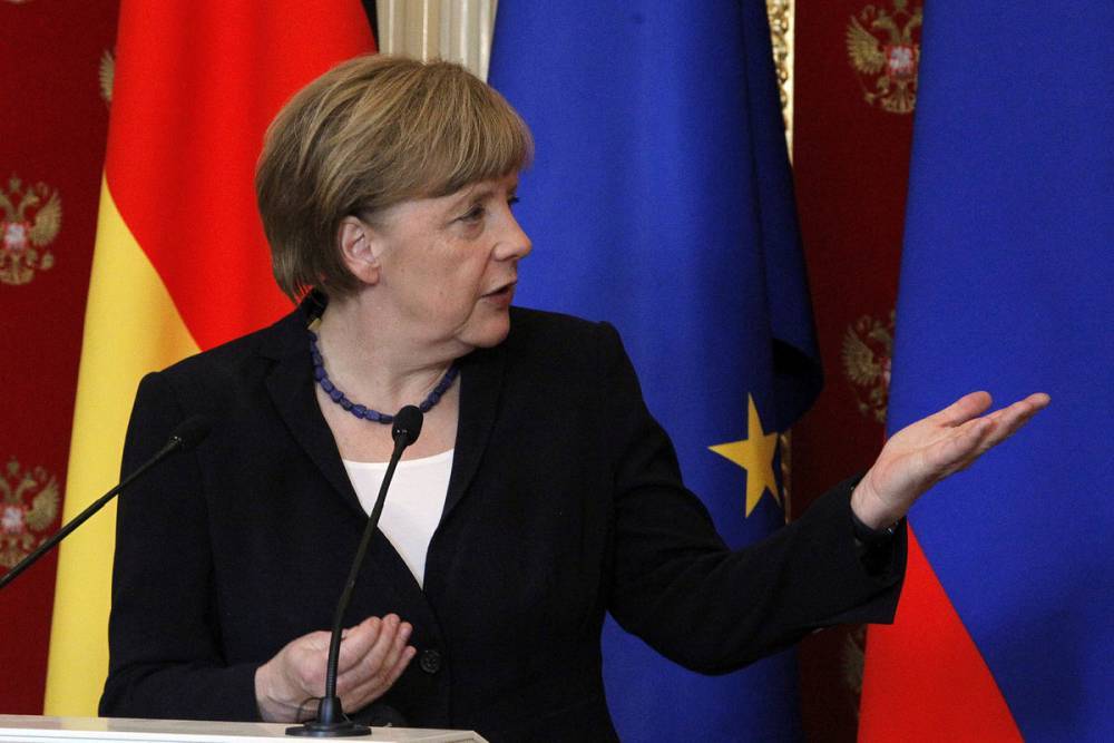 Меркель вышла с карантина