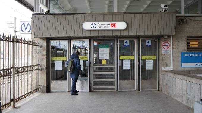 Пассажиропоток в метро Петербурга снизился на 86 %