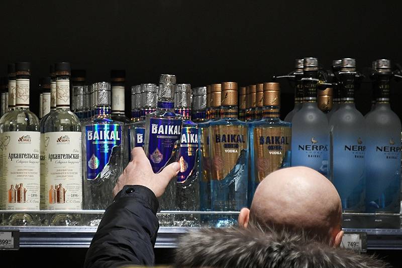 Регионам рекомендовали придерживаться прежнего порядка продажи алкоголя